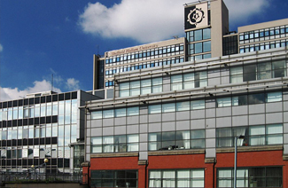 索尔福德大学