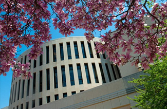 伊利诺伊州立大学