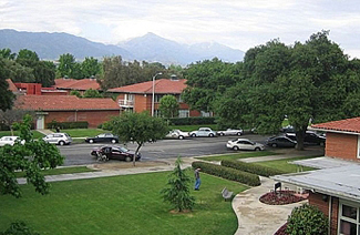 路易克拉克大学