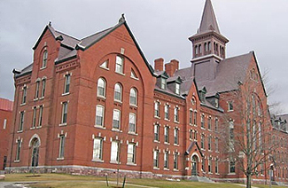 美国威斯康辛大学里弗福尔斯分校