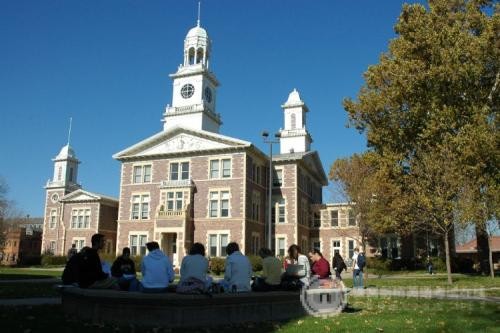 SAT阅读考试：如何选择适合自己的复习材料　　